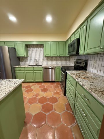 12513 Burninglog Lane, Dallas, TX 75243