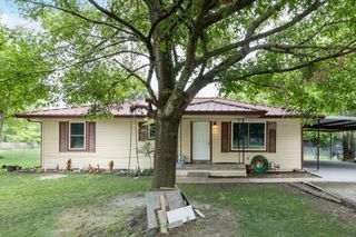 571 S 1st Street, Point, TX 75472