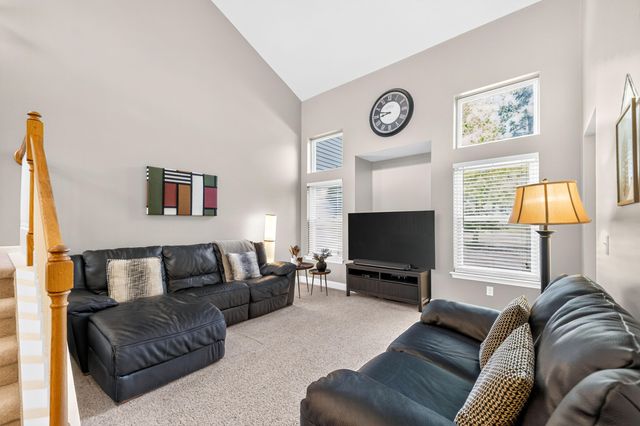 5488 Elmhurst Drive 21, Trenton, MI 48183