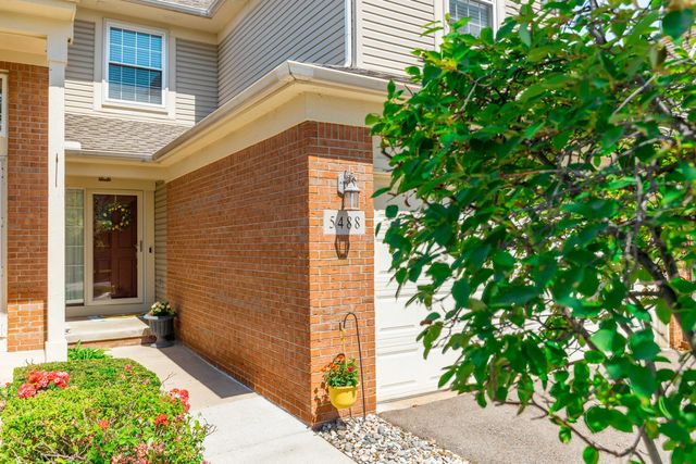 5488 Elmhurst Drive 21, Trenton, MI 48183