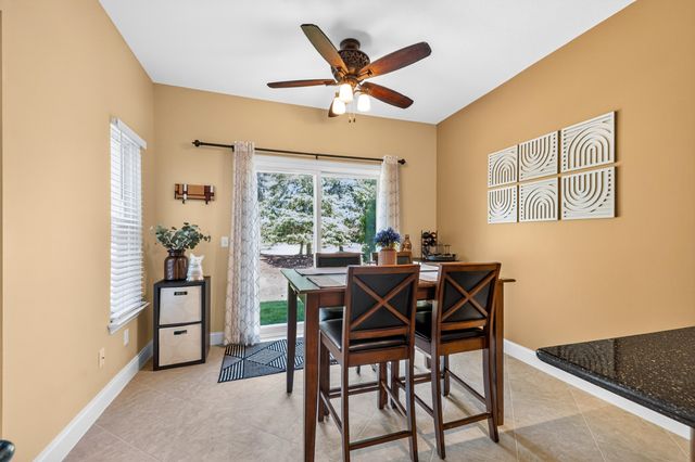 5488 Elmhurst Drive 21, Trenton, MI 48183