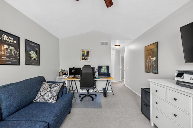 5488 Elmhurst Drive 21, Trenton, MI 48183