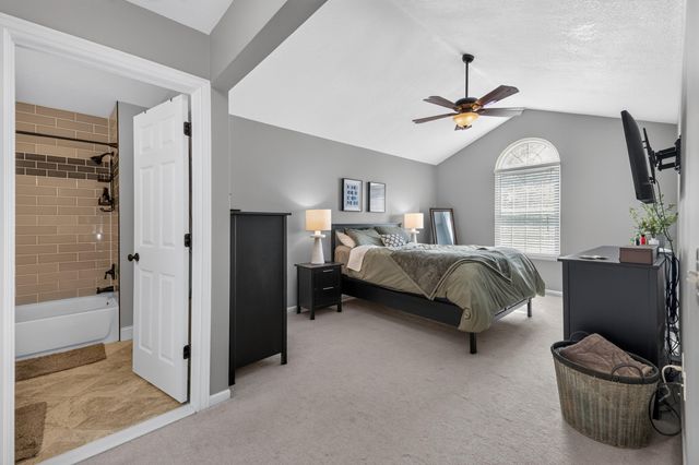 5488 Elmhurst Drive 21, Trenton, MI 48183