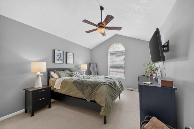 5488 Elmhurst Drive 21, Trenton, MI 48183