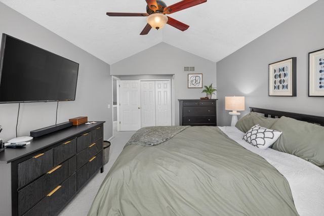 5488 Elmhurst Drive 21, Trenton, MI 48183