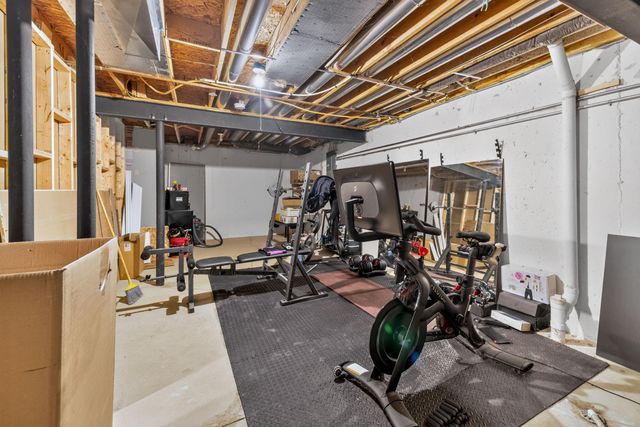 5488 Elmhurst Drive 21, Trenton, MI 48183