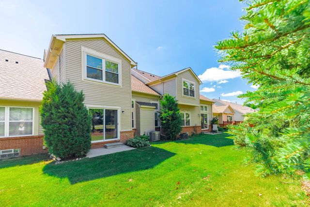 5488 Elmhurst Drive 21, Trenton, MI 48183