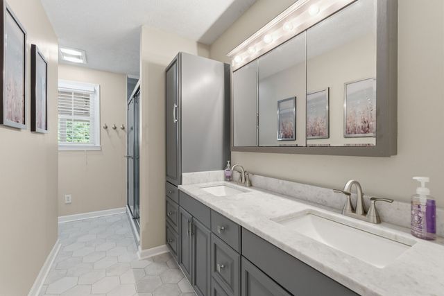 1170 Liberty Road, Charlotte, TN 37036