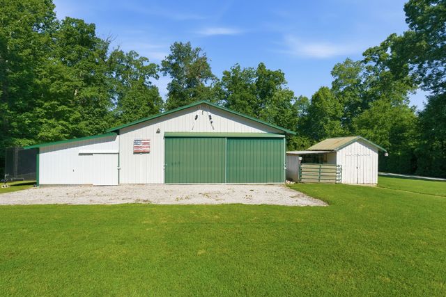 1170 Liberty Road, Charlotte, TN 37036