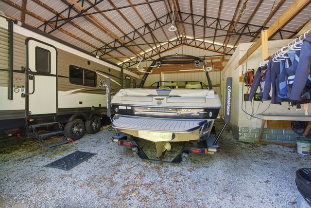 1170 Liberty Road, Charlotte, TN 37036