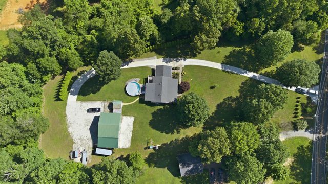 1170 Liberty Road, Charlotte, TN 37036