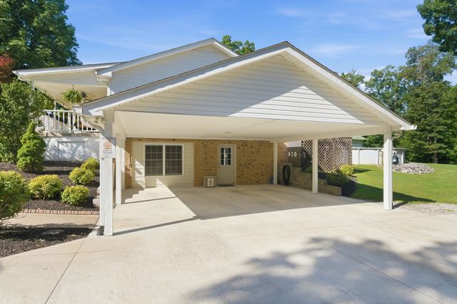 1170 Liberty Road, Charlotte, TN 37036