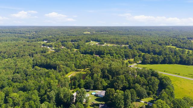 1170 Liberty Road, Charlotte, TN 37036