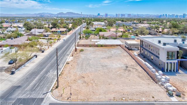 Montessouri, Las Vegas, NV 89117