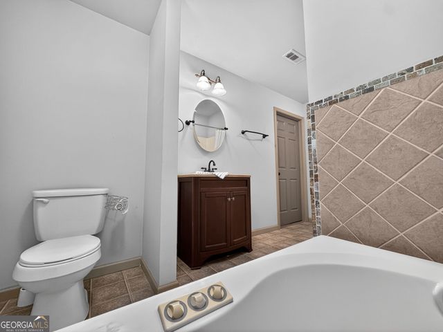 190 Indian Bluff Drive, Sharpsburg, GA 30277