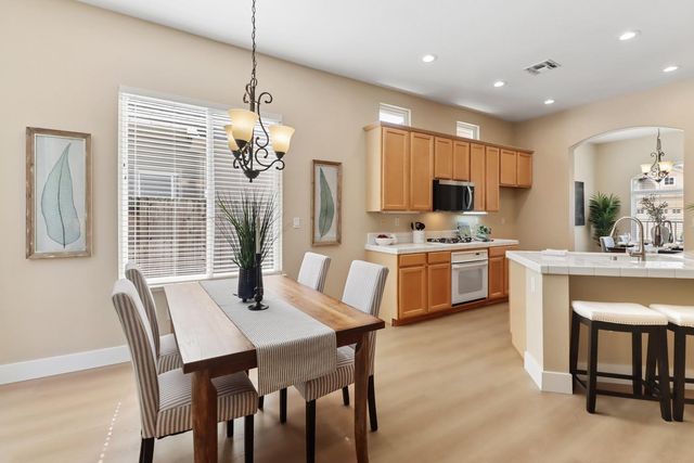 12032 Gold Pointe Ln, Gold River, CA 95670