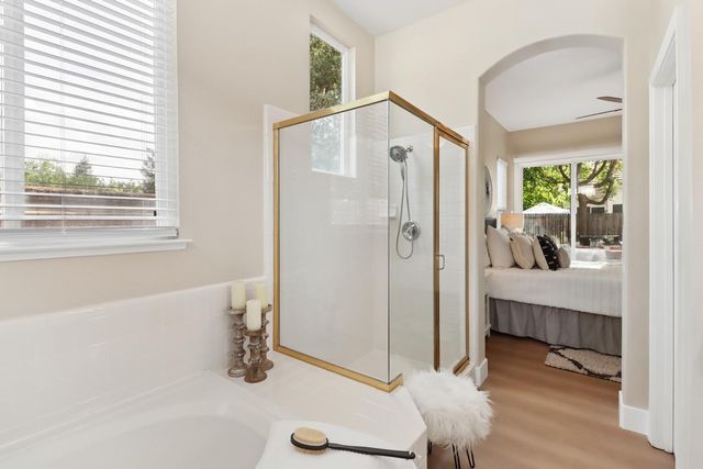 12032 Gold Pointe Ln, Gold River, CA 95670