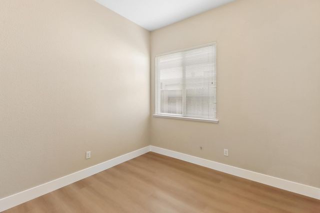 12032 Gold Pointe Ln, Gold River, CA 95670