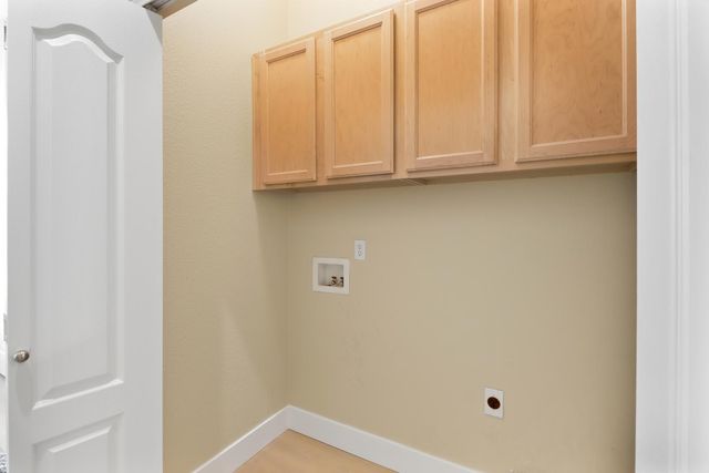 12032 Gold Pointe Ln, Gold River, CA 95670