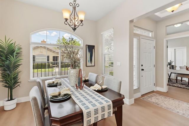 12032 Gold Pointe Ln, Gold River, CA 95670