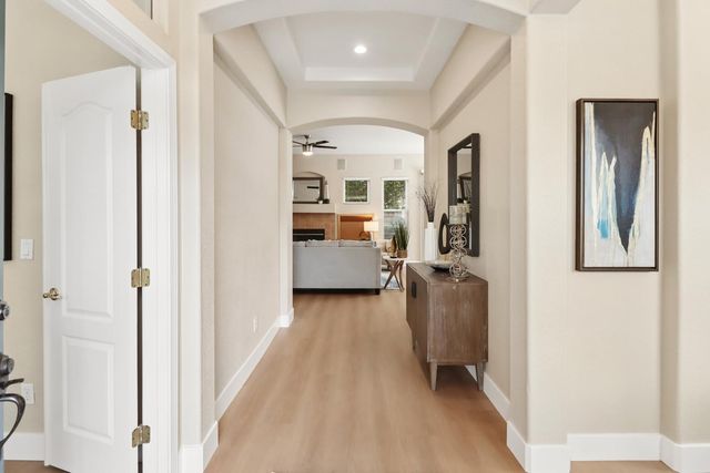 12032 Gold Pointe Ln, Gold River, CA 95670