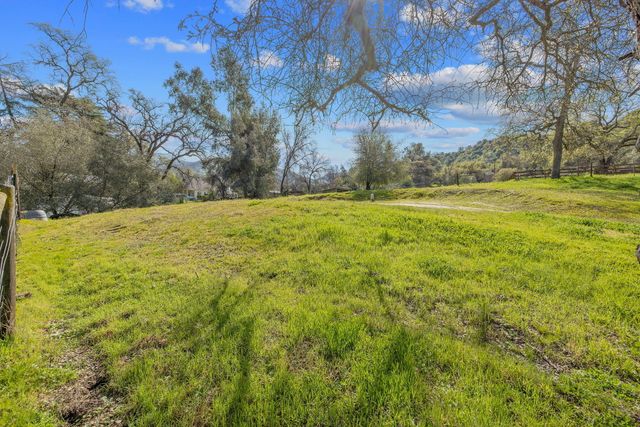 42843 N Fork Drive, Three Rivers, CA 93271