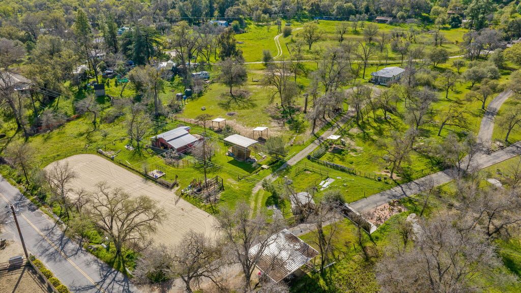 42843 N Fork Drive, Three Rivers, CA 93271