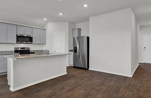 320 Wirecrested DR, Lockhart, TX 78644