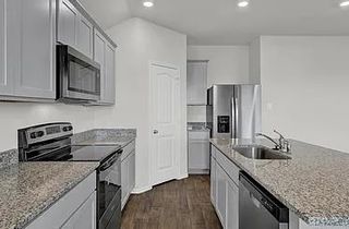 320 Wirecrested DR, Lockhart, TX 78644