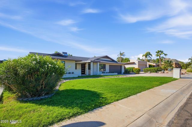 2431 E DESERT COVE Avenue, Phoenix, AZ 85028