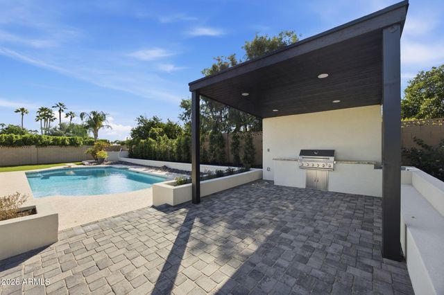 2431 E DESERT COVE Avenue, Phoenix, AZ 85028