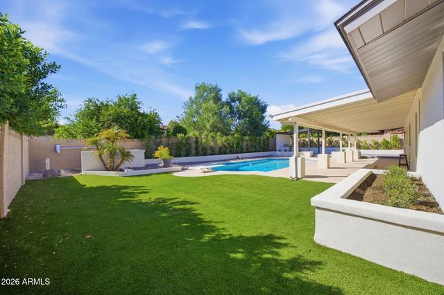 2431 E DESERT COVE Avenue, Phoenix, AZ 85028