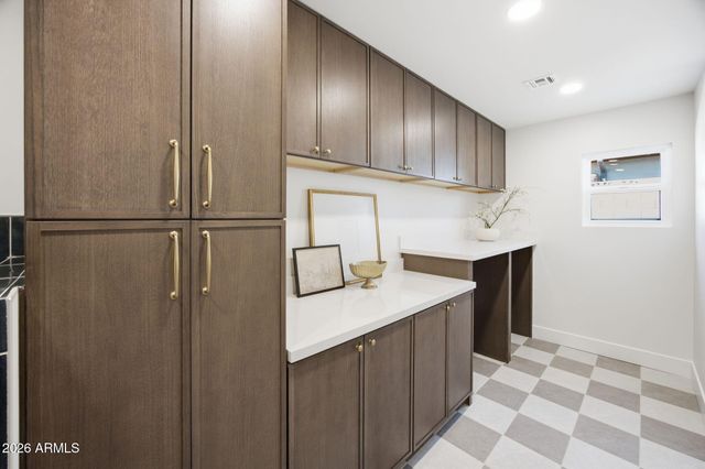 2431 E DESERT COVE Avenue, Phoenix, AZ 85028