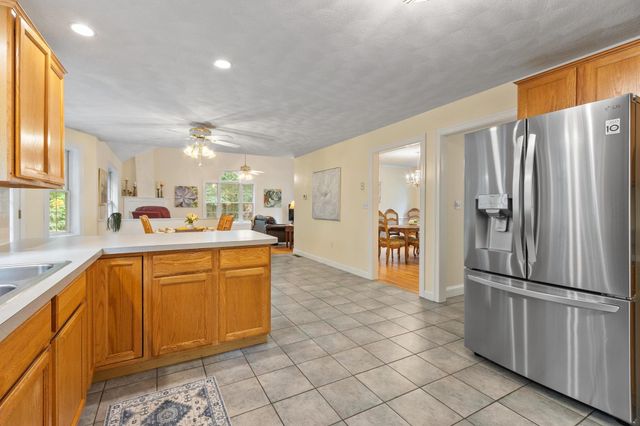 79 Wyndridge Circle, Pelham, NH 03076