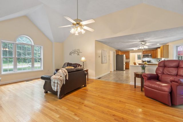 79 Wyndridge Circle, Pelham, NH 03076