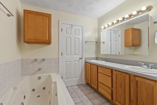 79 Wyndridge Circle, Pelham, NH 03076