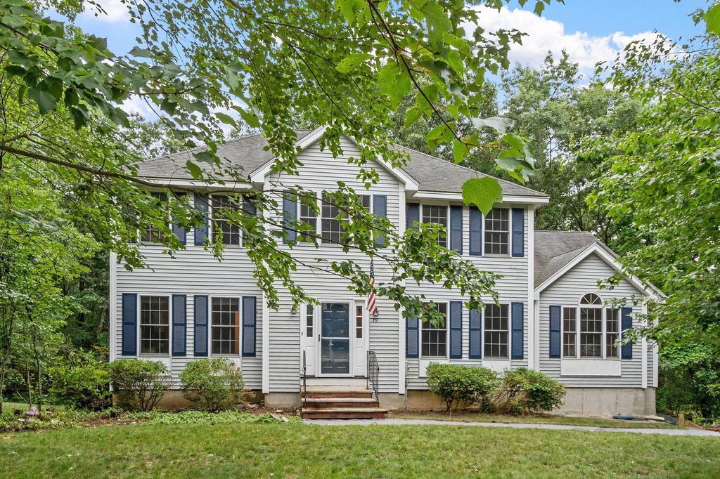 79 Wyndridge Circle, Pelham, NH 03076