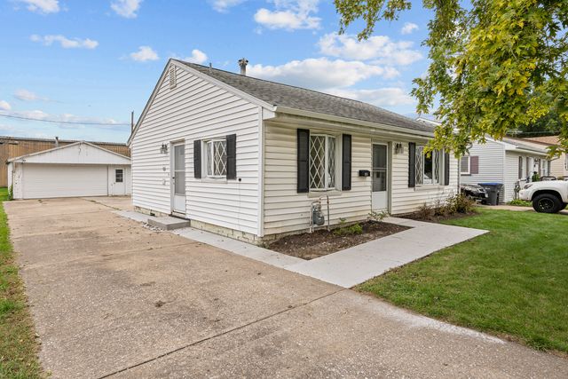 416 4th Street E, Milan, IL 61264