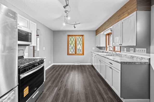 416 4th Street E, Milan, IL 61264