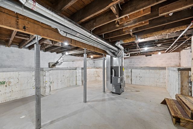416 4th Street E, Milan, IL 61264