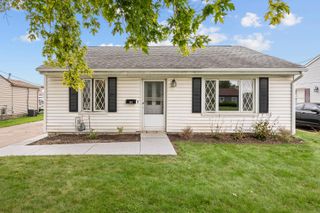 416 4th Street E, Milan, IL 61264