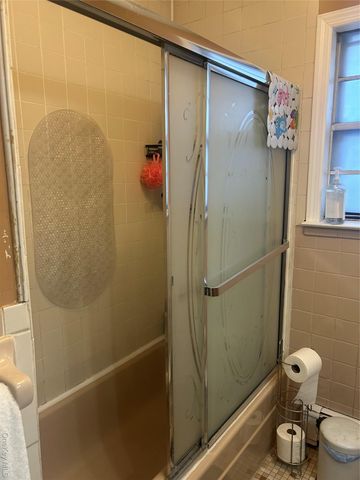 89 Grant Avenue, Farmingdale, NY 11735