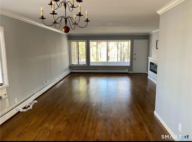 64 North Lake Drive C2, Hamden, CT 06517