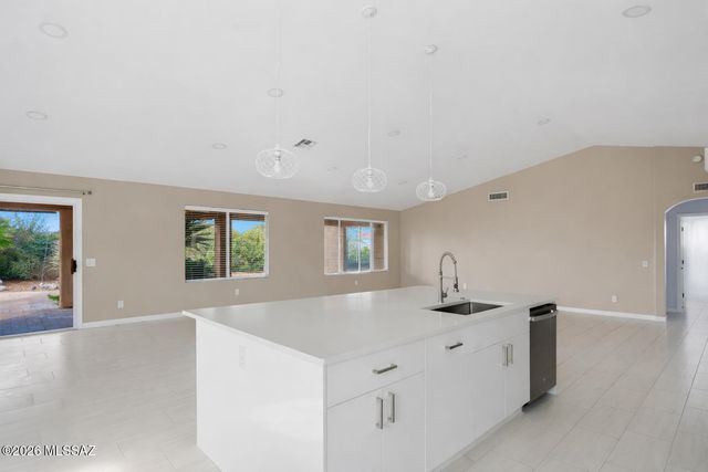 36892 S Golf Course Drive, Tucson, AZ 85739