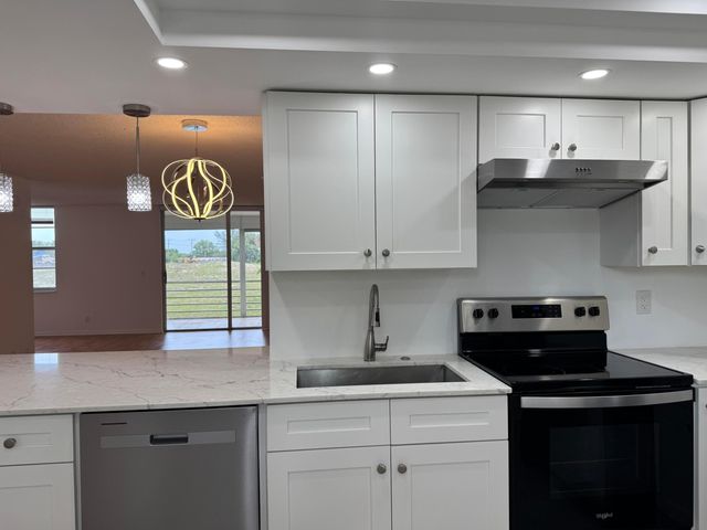 6000 NW 2ND Avenue 238, Boca Raton, FL 33487