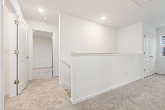 201 Stoneview Dr, Crossville, TN 38571