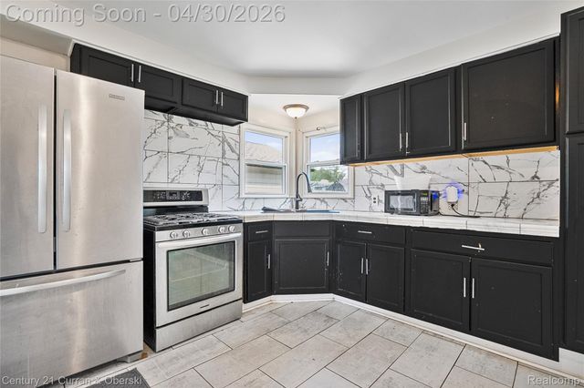 15040 Berwick Street, Livonia, MI 48154