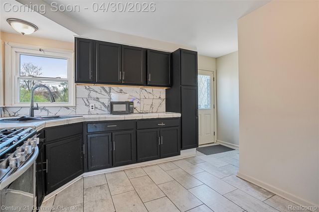 15040 Berwick Street, Livonia, MI 48154