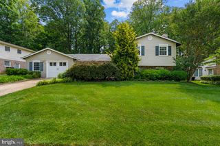 5015 GADSEN DR, Fairfax, VA 22032