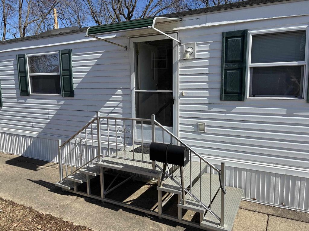 73 RedWing Lane, Madison, WI 53704